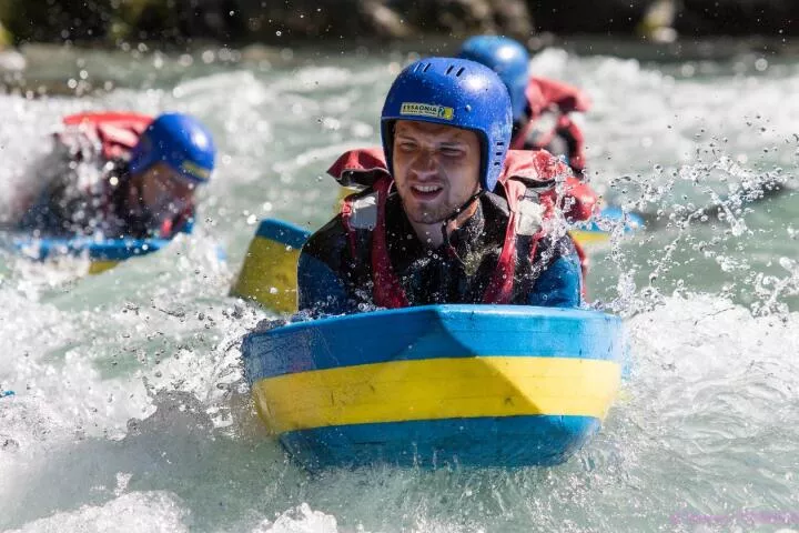 Bravez les vagues de l'isère en hydrospeed