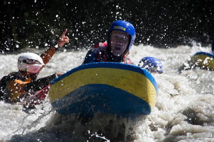 Have fun in white water 