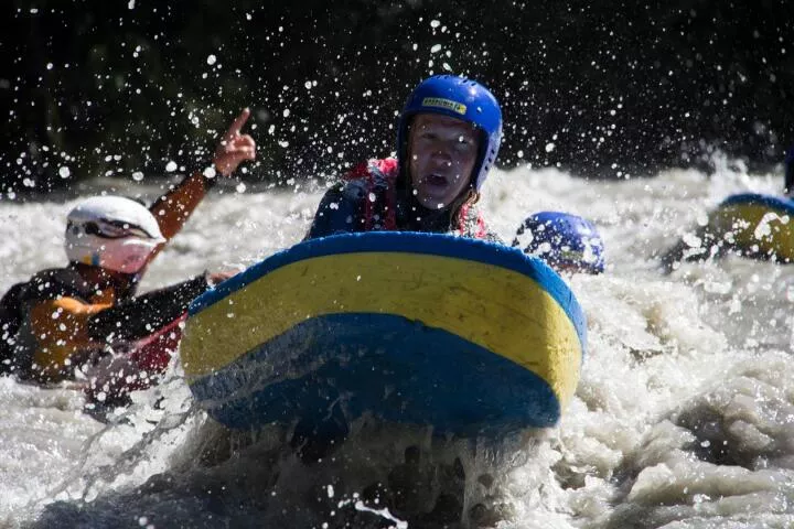 Have fun in white water 